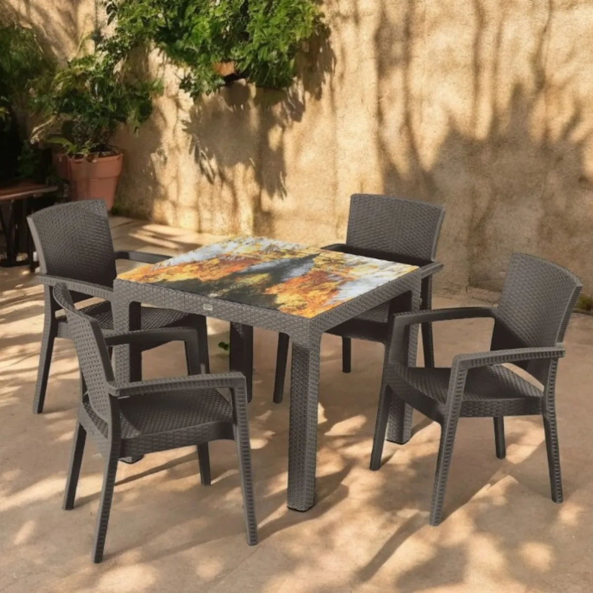 Rattan asztal színes üveg 90x90cm barna