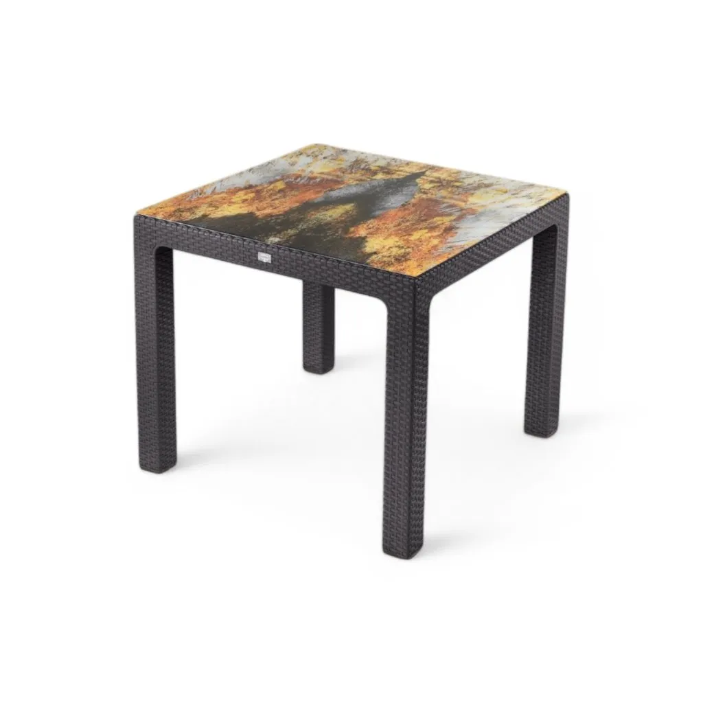 Rattan asztal színes üveg 90x90cm barna